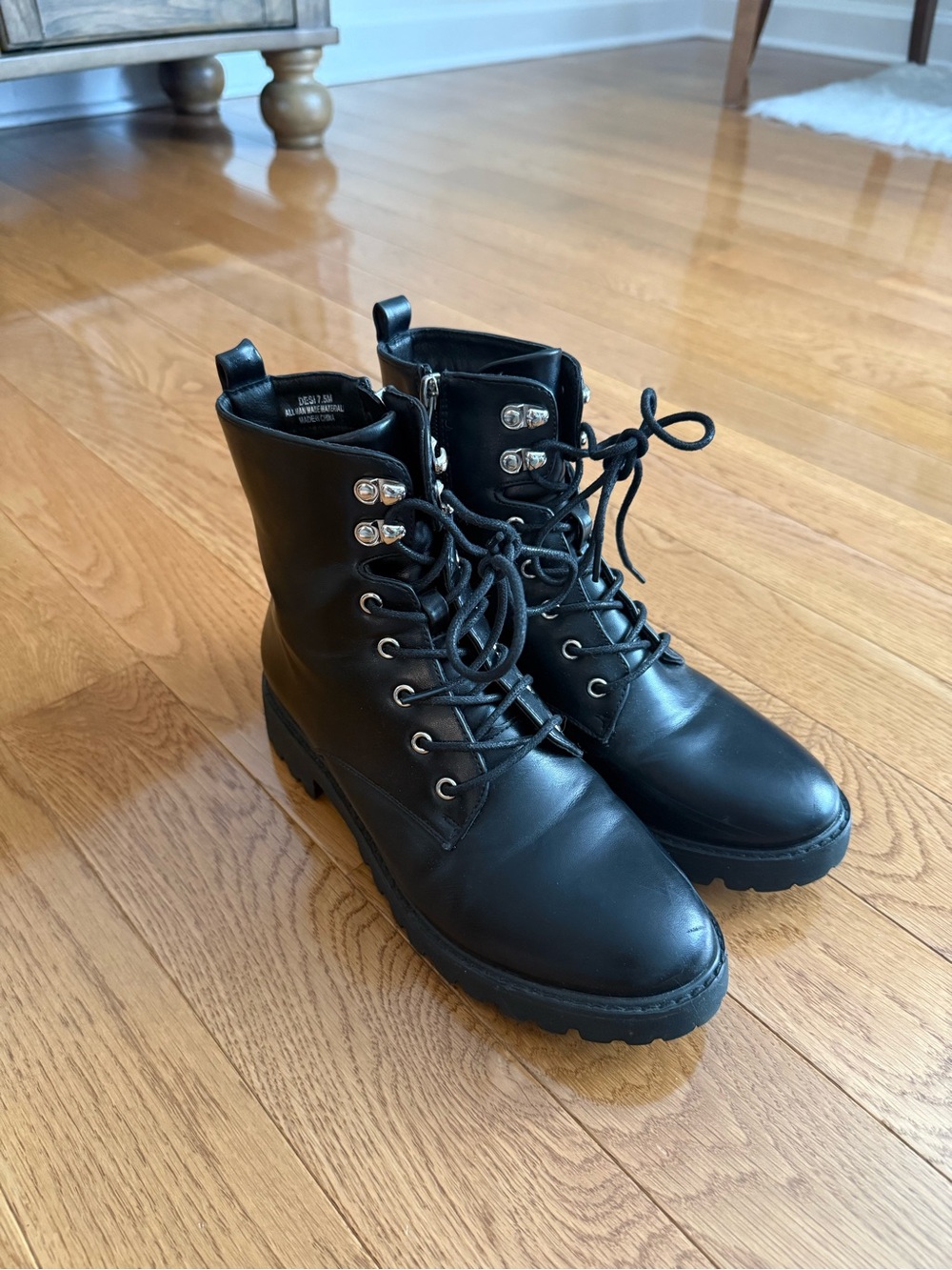 Rarely Worn Dunes Combat Boots 💞